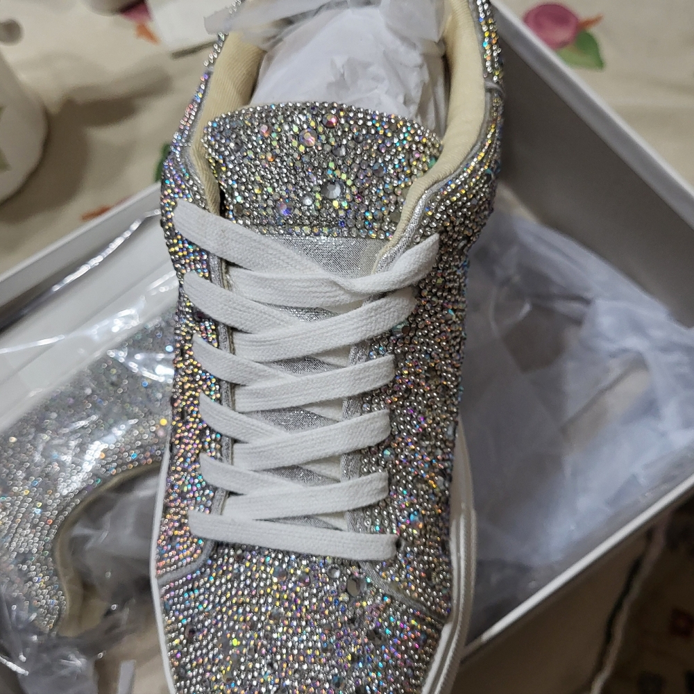 NIB Betsey Johnson Sparkling Crystal Embellished Women's Sneakers - Picture 3 of 9